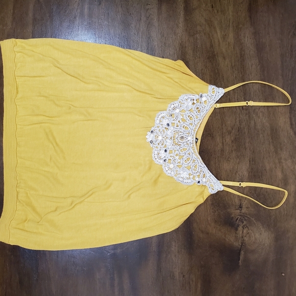 Mustard yellow tank - Picture 3 of 5